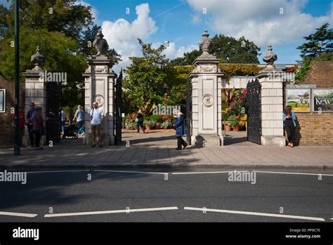 kew gardens victoria gate.